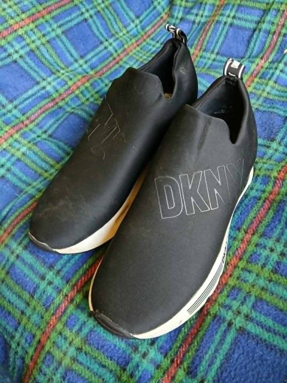 DKNY Women’s Black Slip-On Logo Signature Athletic Nora Sneakers Size 7.5M